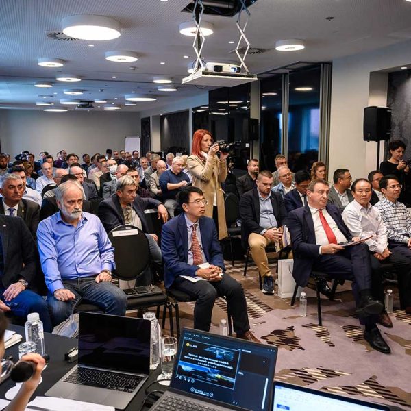 Презентација блок-кејвинг методе и могућности њене примене у „Јами“ и „Чукару Пеки“